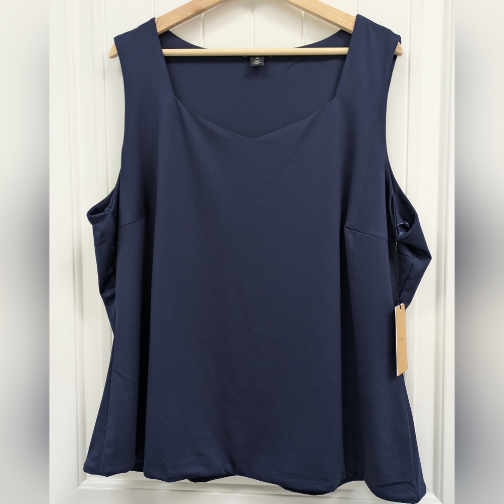 Halogen Classic Navy Sweetheart Neck Sleeveless Top